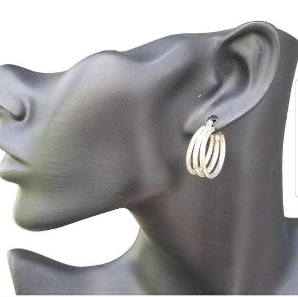 NEW YORK & COMPANY NWT SILVERTONED TRIPLE HOOP EARRINGS - Picture 2 of 3